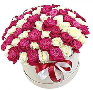 ARREGLO FLORAL EN CAJA CIRCULAR CON 50 ROSAS NATURALES DE EXPORTACIÓN