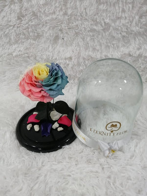 URNA DE CRISTAL L CON UNA HERMOSA ROSA PRESERVADA RAINBOW