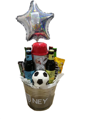 BALDE FUTBOLERO PERSONALIZADO CON CERVEZAS Y CHOCOLATES