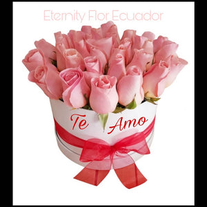 ARREGLO FLORAL CON ROSAS ROSADAS NATURALES DE EXPORTACIÓN EN BASE CIRCULAR PERSONALIZADA