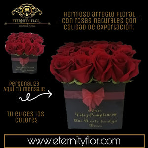 ARREGLO FLORAL CON ROSAS NATURALES DE EXPORTACIÓN EN BASE CUADRADA PERSONALIZADA