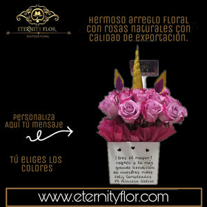 ARREGLO FLORAL CON ROSAS NATURALES DE EXPORTACIÓN EN BASE CUADRADA PERSONALIZADA